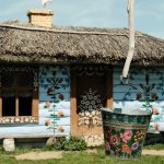 Nowoczesny folklor: od chaty do galerii — tradycja, która znów jest na czasie