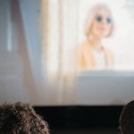 Mroźny klimat, gorące emocje: dlaczego warto pokochać kino skandynawskie i co obejrzeć na start