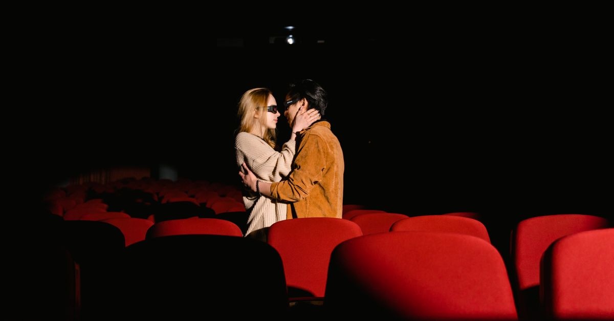 Ekranowe echa samotności: współczesne kino, które boli i leczy