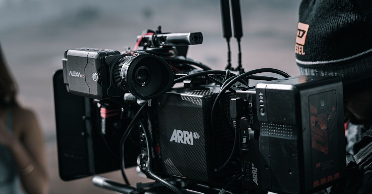 Od czarów Mélièsa do fotorealistycznego CGI: fascynująca podróż przez dzieje efektów specjalnych w kinie