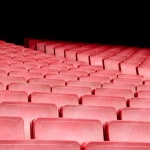 Twój pierwszy czerwony dywan: Przewodnik po festiwalach filmowych w Polsce dla debiutantów